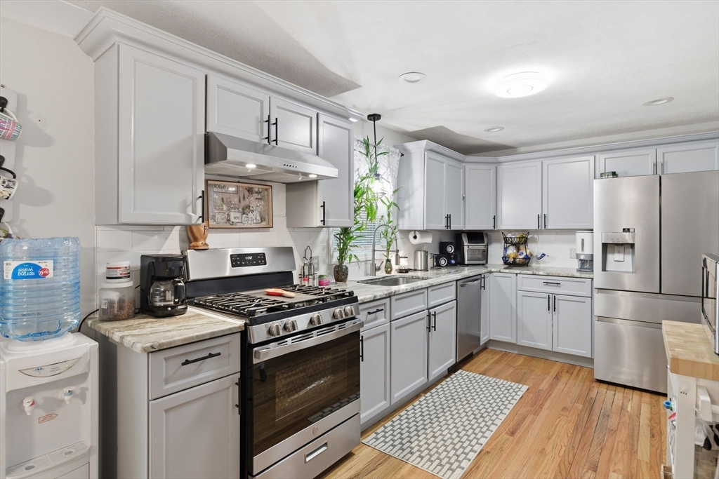 569 Cooley Street Springfield, MA 01128 - Photo 13 of 42