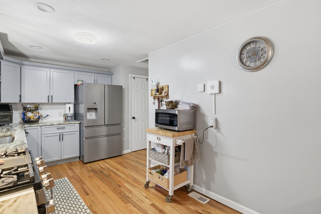 569 Cooley Street Springfield, MA 01128 - Photo 14 of 42