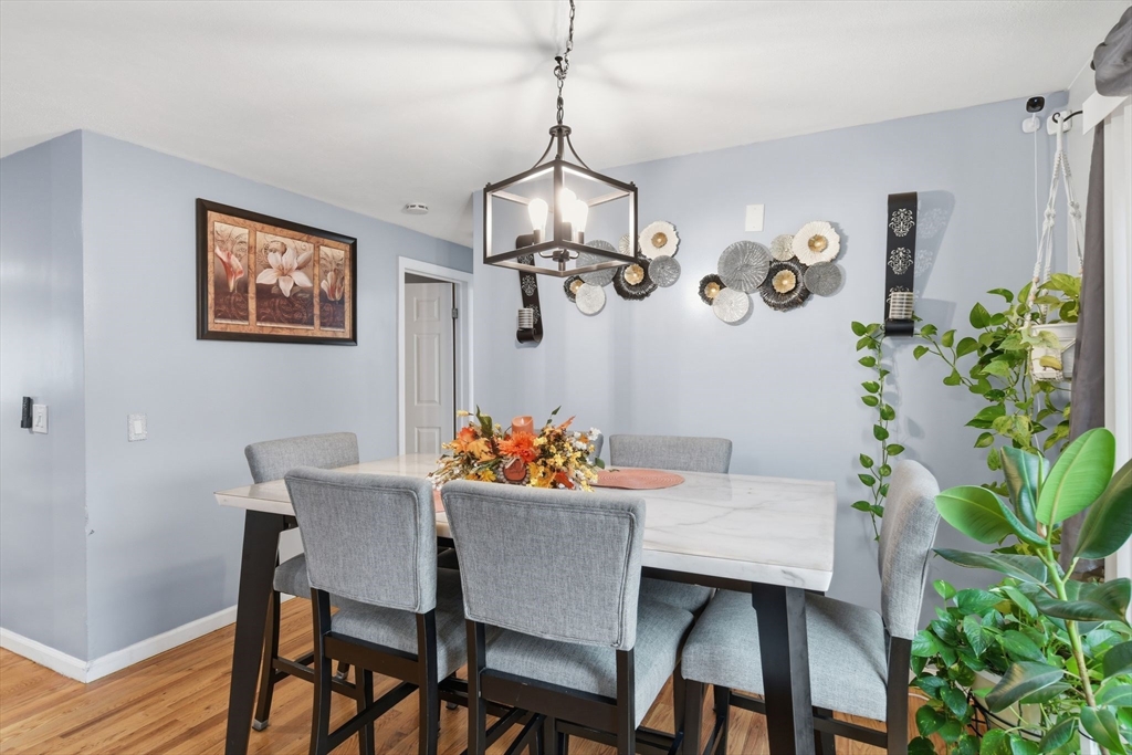 569 Cooley Street Springfield, MA 01128 - Photo 15 of 42