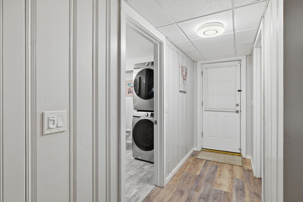 569 Cooley Street Springfield, MA 01128 - Photo 30 of 42