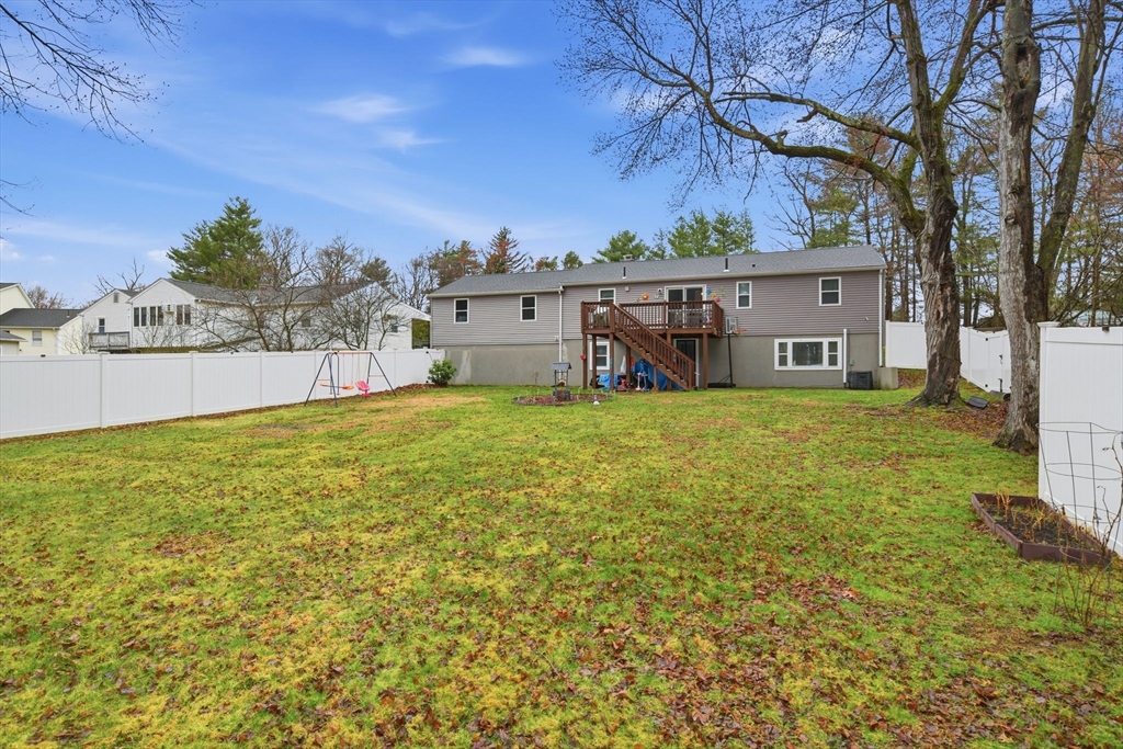 569 Cooley Street Springfield, MA 01128 - Photo 36 of 42