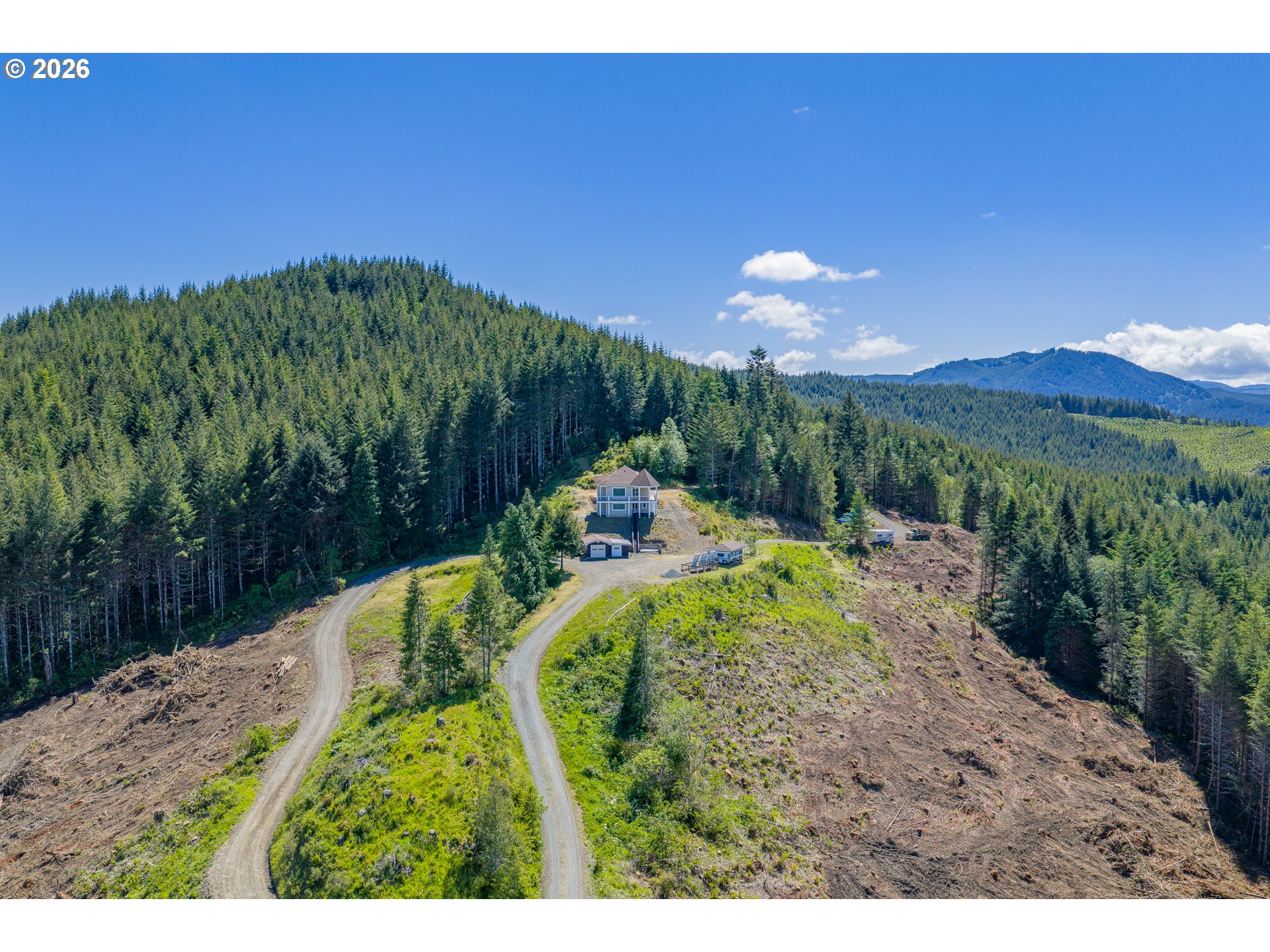 46345 Dement Creek Road Broadbent, OR 97414 - Photo 12 of 47 a swimming pool with a yard