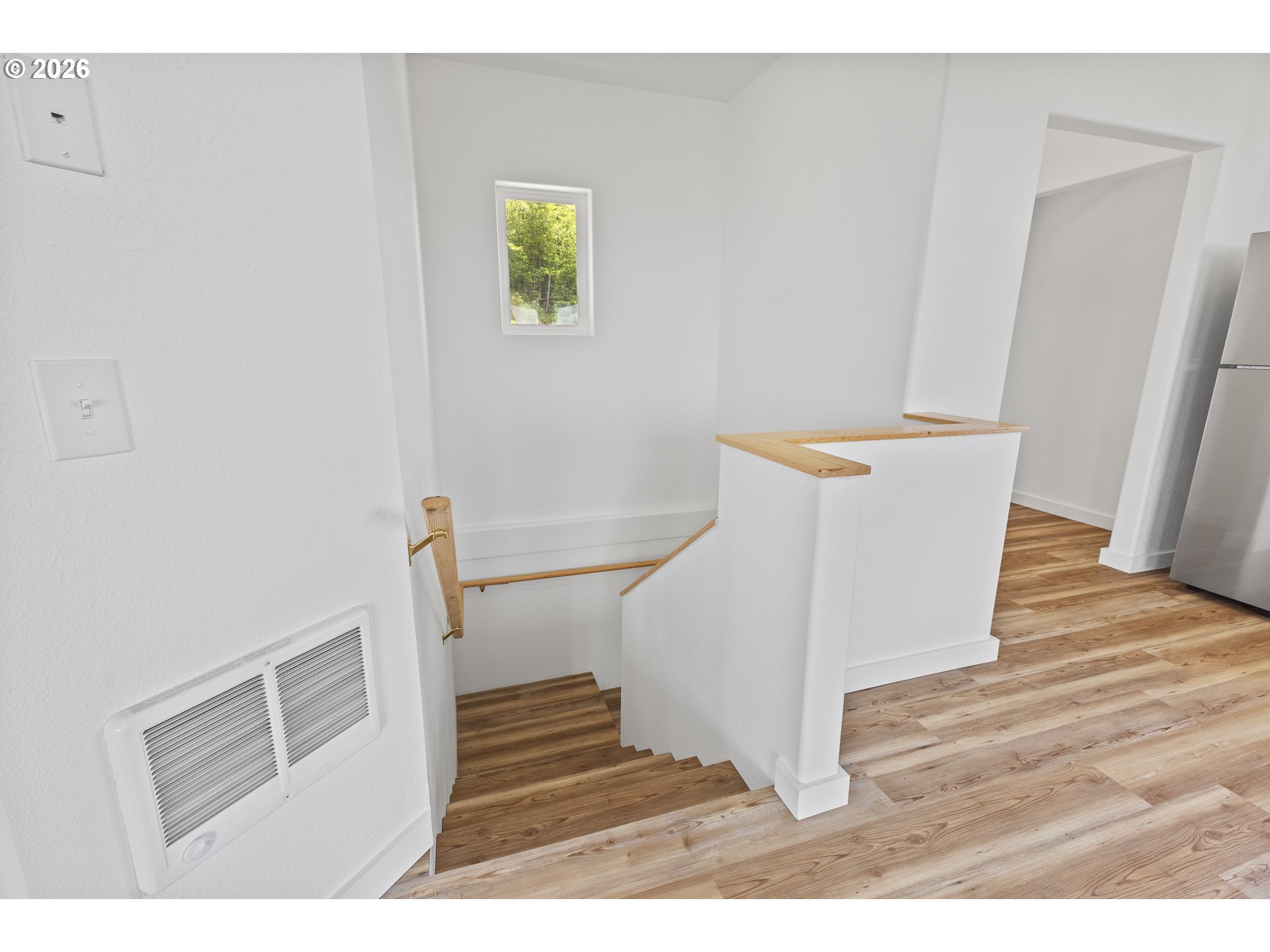 46345 Dement Creek Road Broadbent, OR 97414 - Photo 26 of 47 a view of entryway with wooden floor
