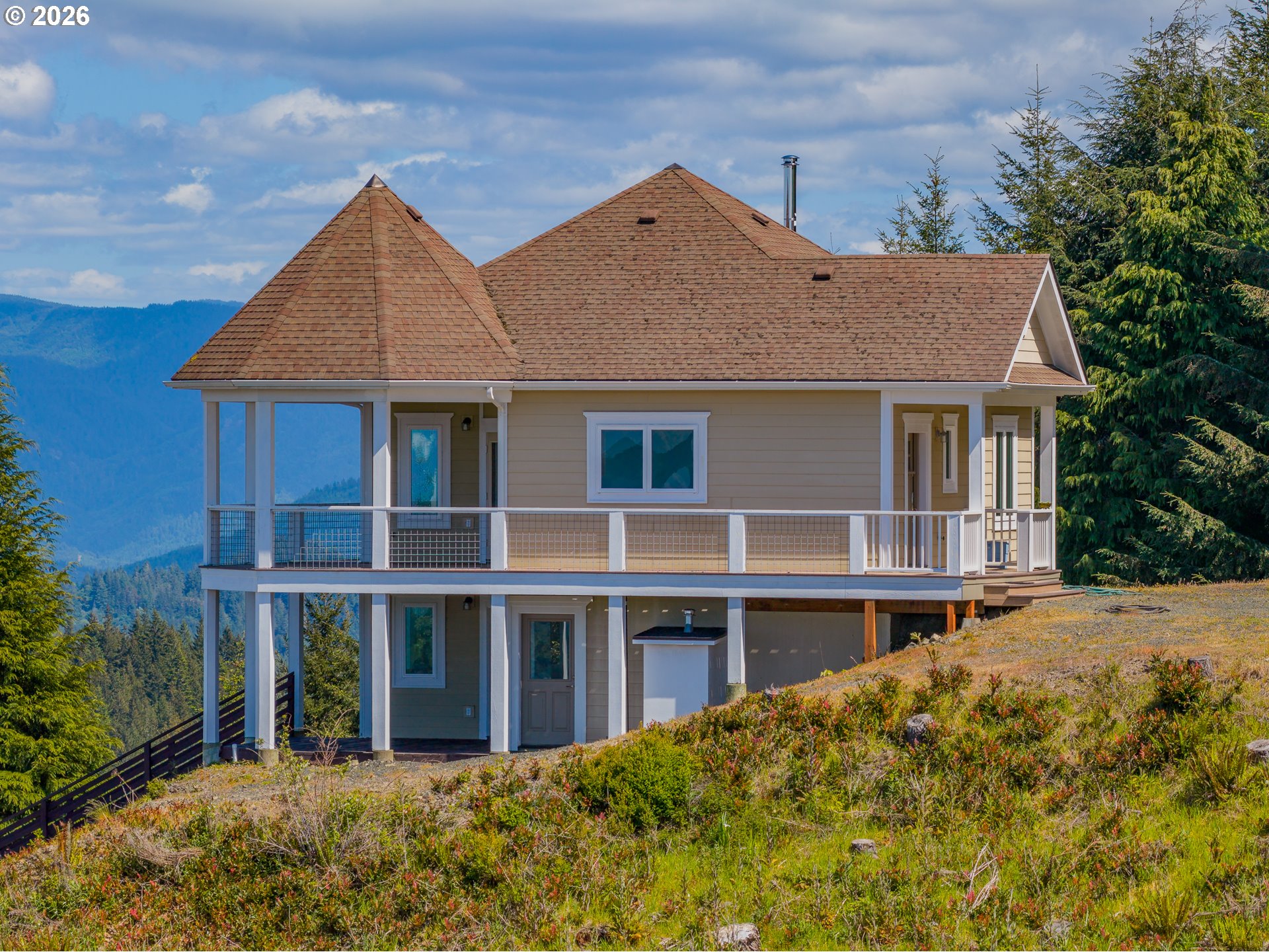46345 Dement Creek Road Broadbent, OR 97414 - Photo 7 of 47 a front view of a house with a yard