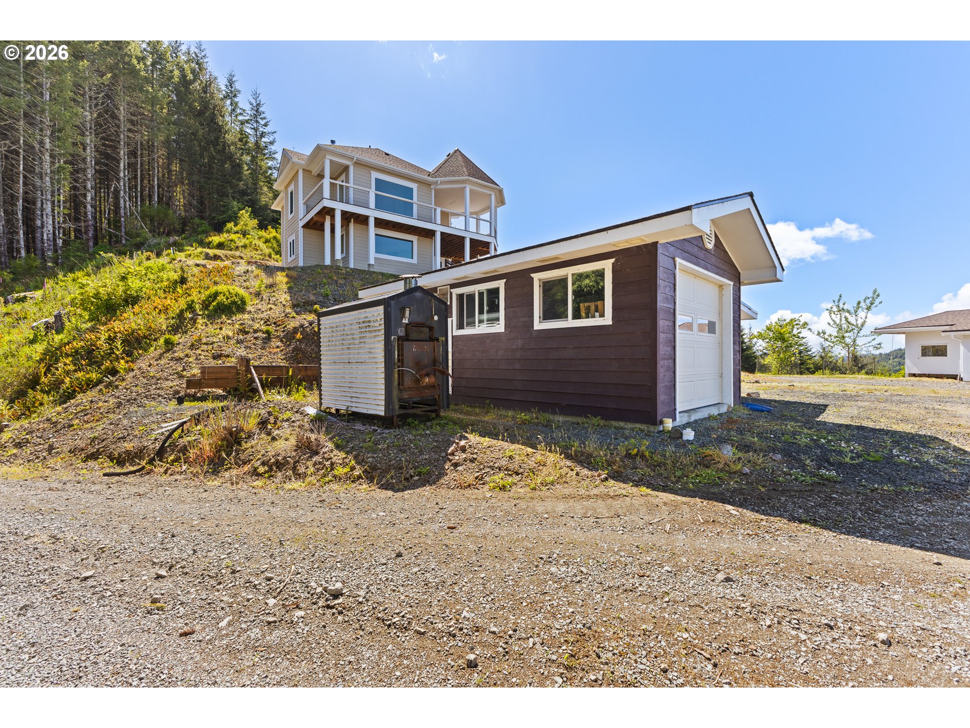46345 Dement Creek Road Broadbent, OR 97414 - Photo 9 of 47 a front view of a house with a yard