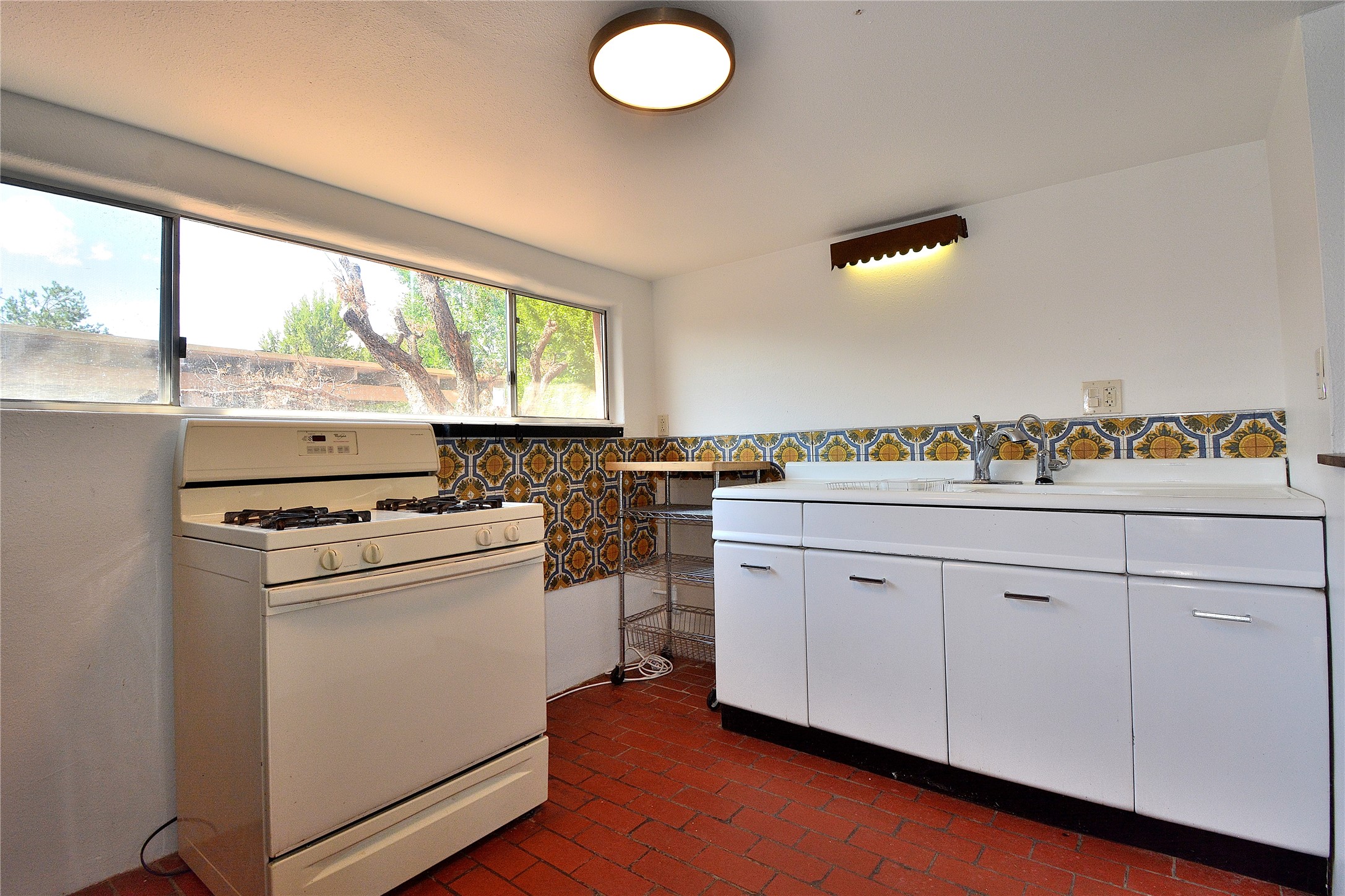 904 Bishops Lodge Road Santa Fe, NM 87501 - Photo 34 of 51 Downstairs apartment kitchen