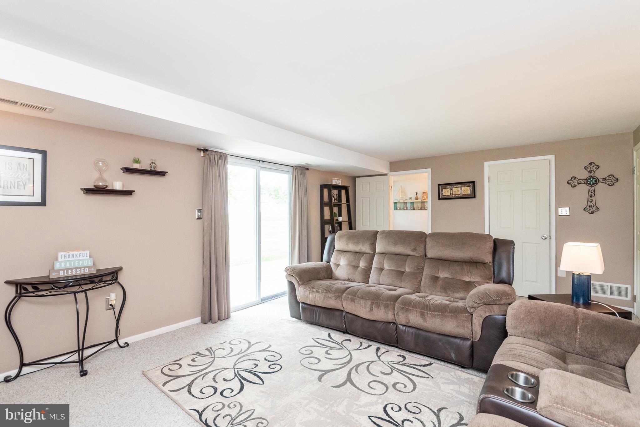 9104 Bowline Road Baltimore, MD 21236 - Photo 22 of 49 Family Room