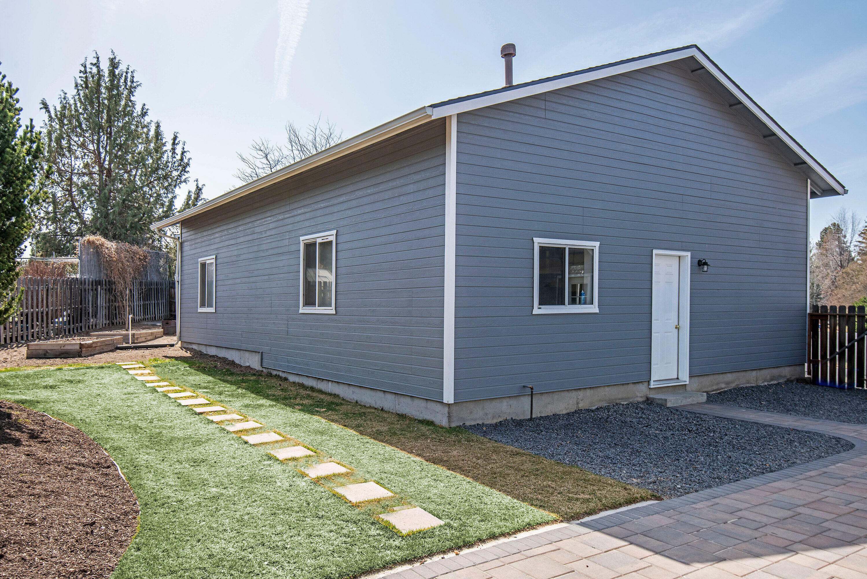61240 Victory Loop Bend, OR 97702 - Photo 21 of 28 61240 Victory Loop Bend OR-print-033-004
