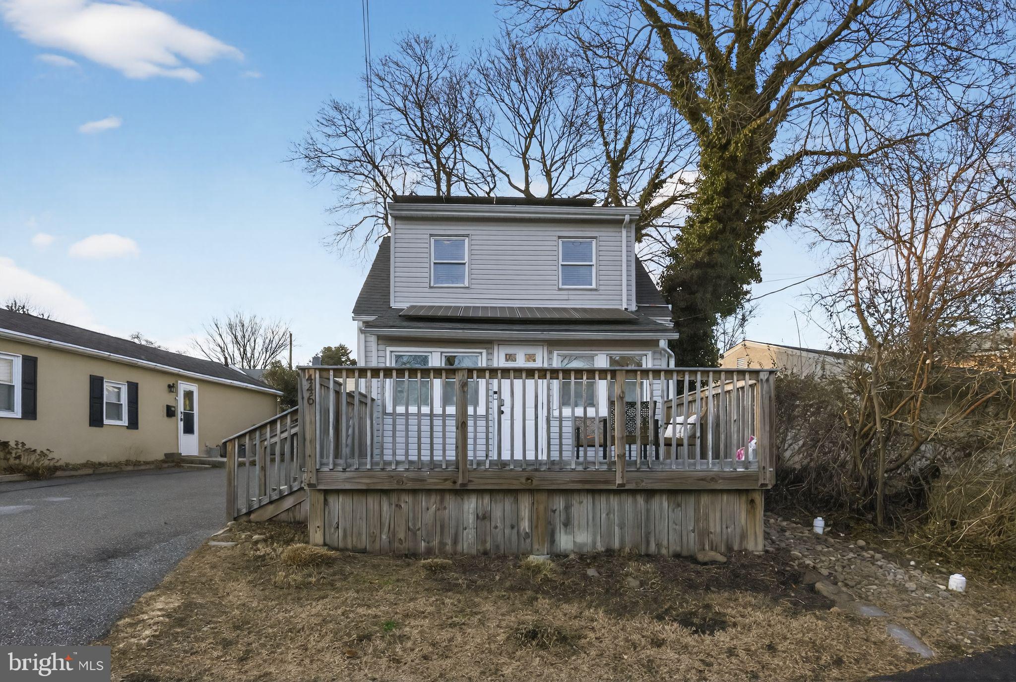 446 Vernon Street Media, PA 19063 - Photo 34 of 36 Front deck