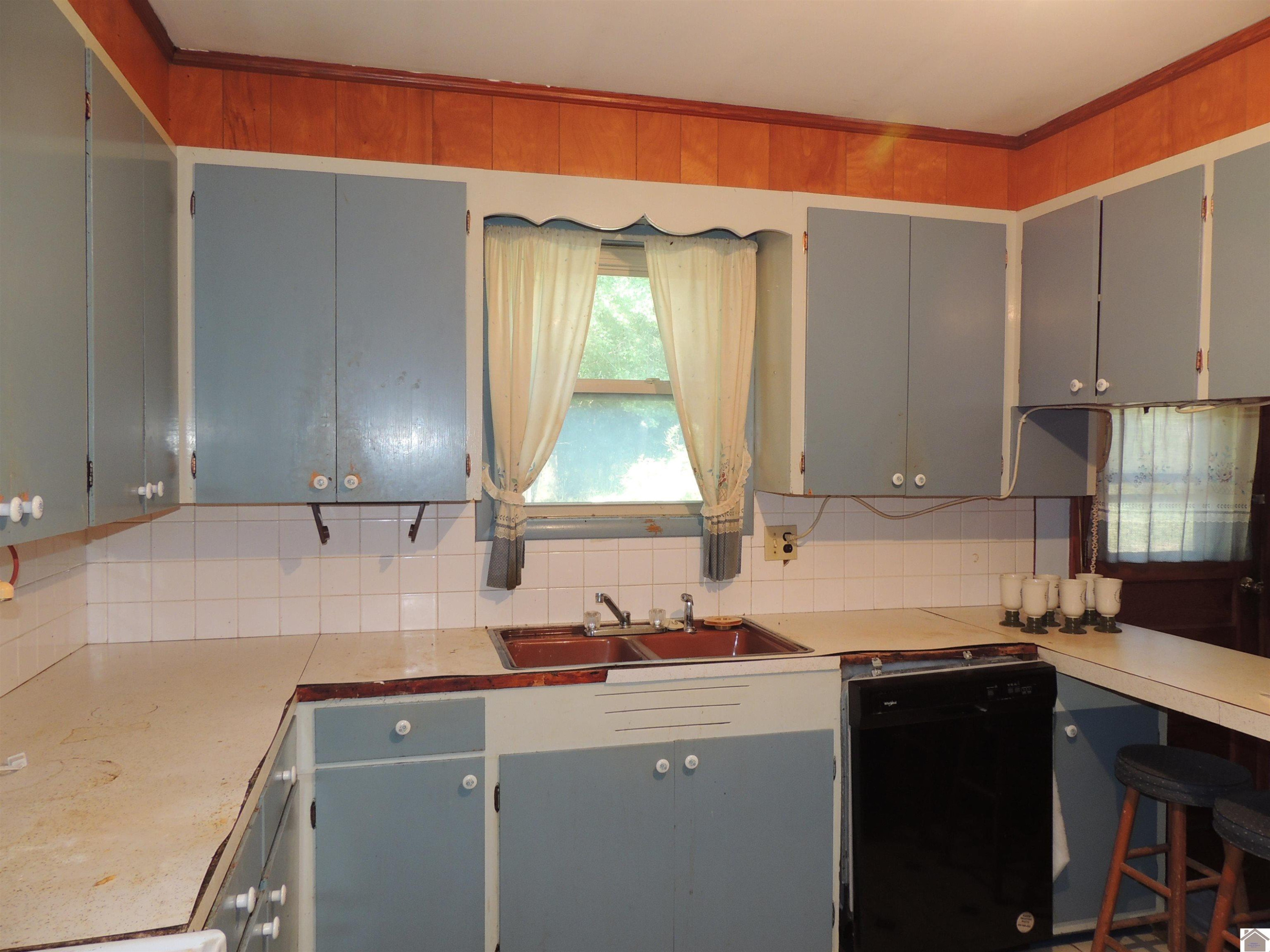 616 Stewart Road Wingo, KY 42088 - Photo 6 of 19 KITCHEN