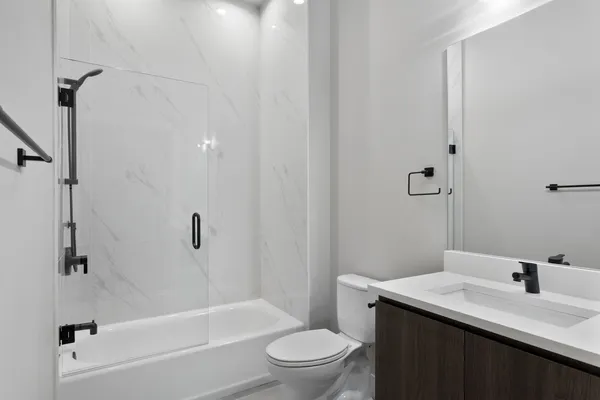 $3,150 | 2505 West Farragut Avenue, Unit 409, Chicago, IL 60625