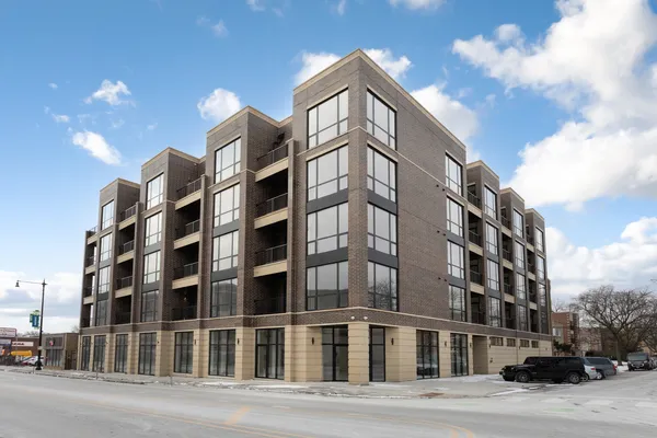 $3,150 | 2505 West Farragut Avenue, Unit 409, Chicago, IL 60625
