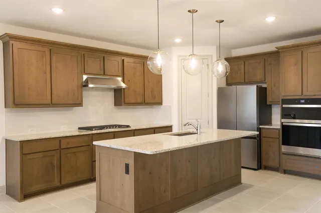 $2,850 | 16868 Eastern Red Boulevard, Justin, TX 76247