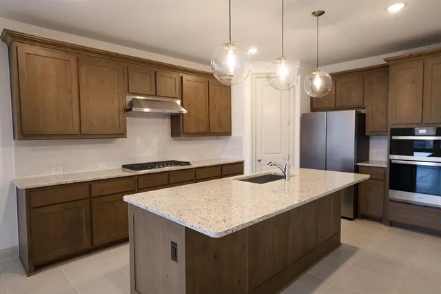 $2,850 | 16868 Eastern Red Boulevard, Justin, TX 76247