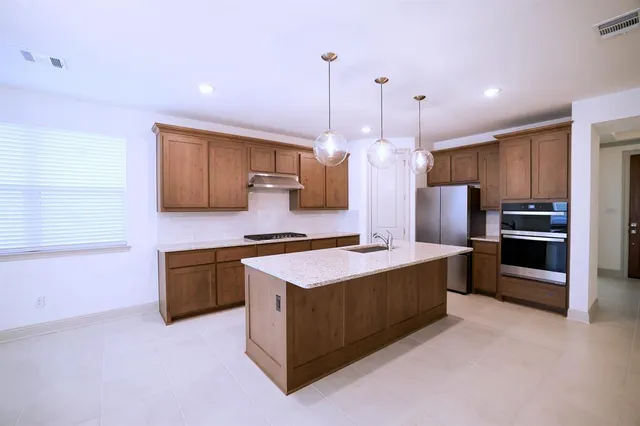 $2,850 | 16868 Eastern Red Boulevard, Justin, TX 76247