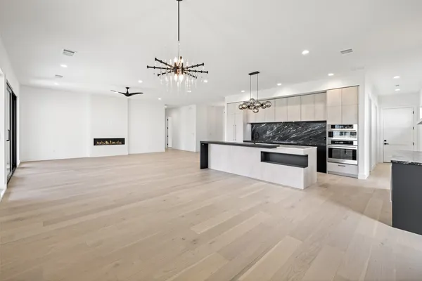 $759,999 | 201 Custers Last Stand, Horseshoe Bay, TX 78657