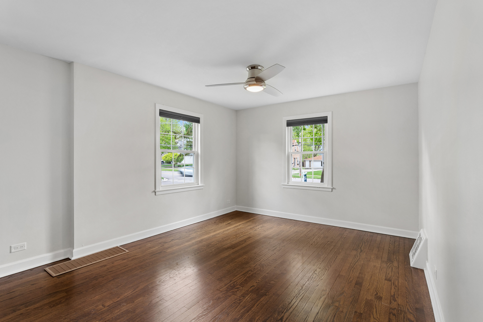 1118 Manchester Road Wheaton, IL 60187 - Photo 17 of 37