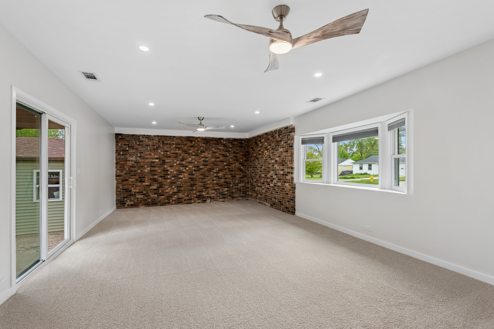 1118 Manchester Road Wheaton, IL 60187 - Photo 9 of 37