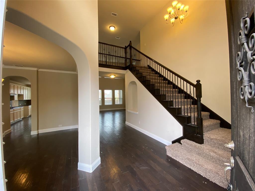 927 Bentley Drive Roanoke, TX 76262 - Photo 3 of 33