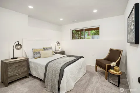 $1,198,000 | 3023 255th Avenue Southeast, Sammamish, WA 98075