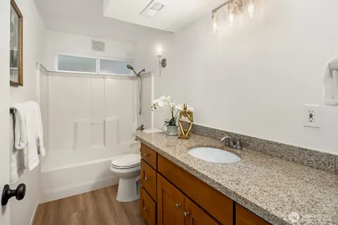 $1,198,000 | 3023 255th Avenue Southeast, Sammamish, WA 98075