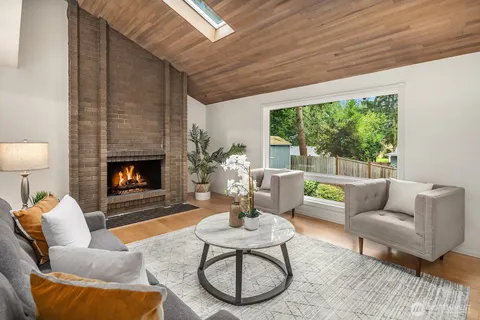 $1,198,000 | 3023 255th Avenue Southeast, Sammamish, WA 98075