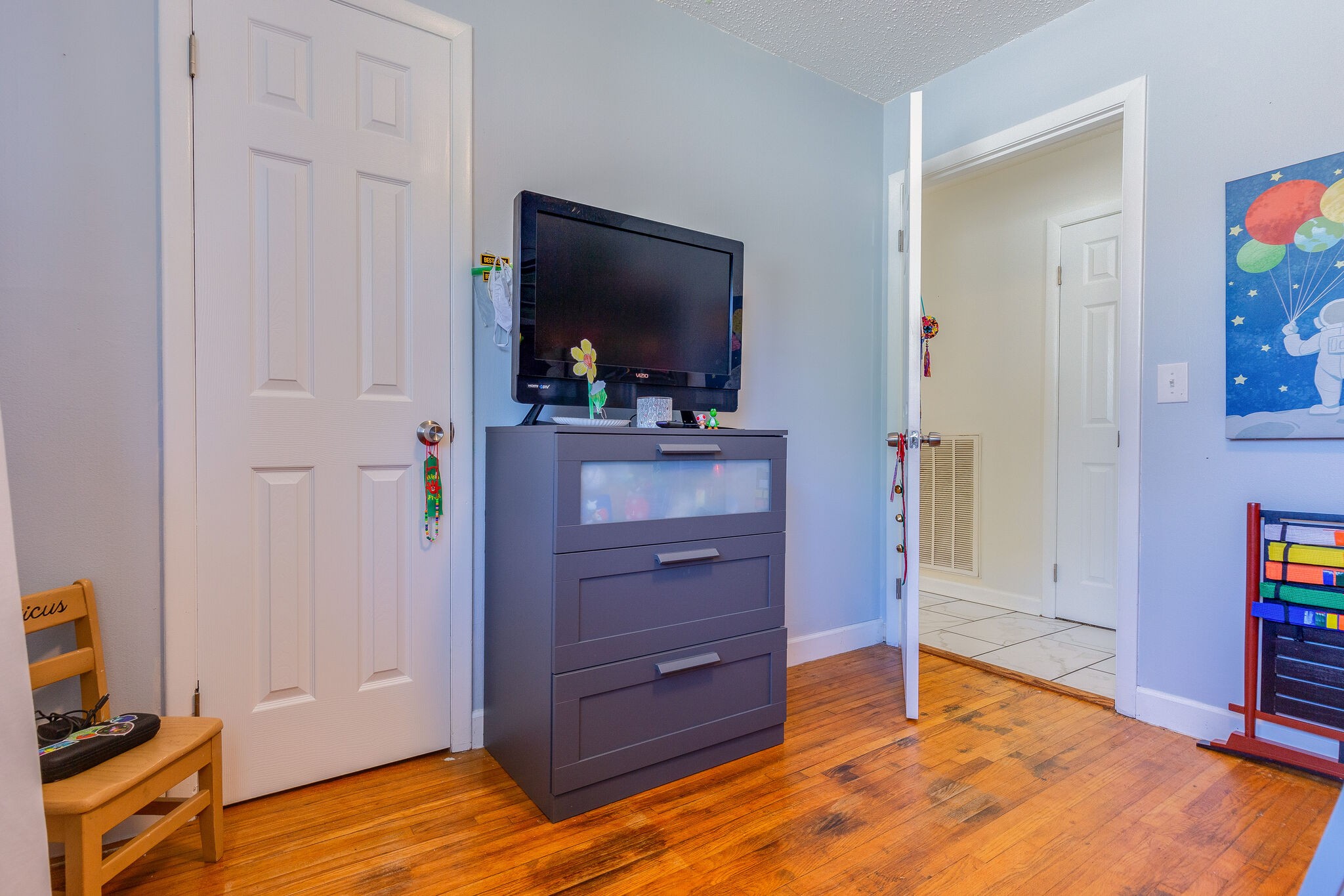 480 Rural Hill Road Nashville, TN 37217 - Photo 15 of 25 a view of a bedroom with baby bed and workspace