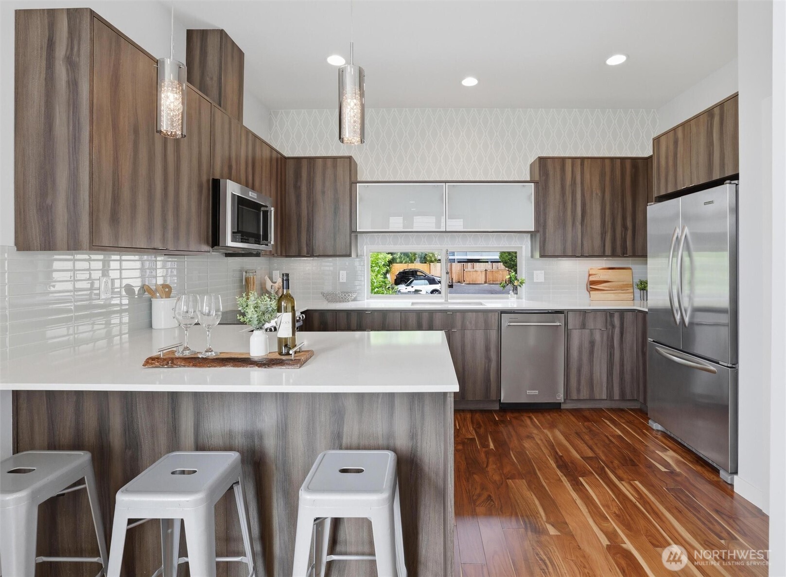 3655 Francis Avenue North Seattle, WA 98103 - Photo 11 of 32