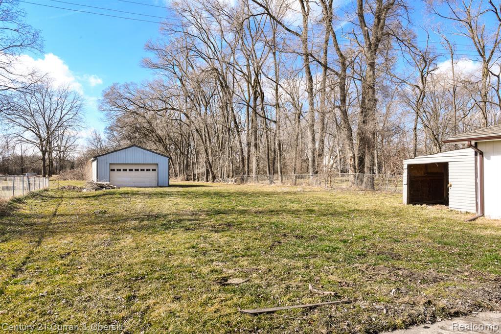 17528 Sumpter Road Belleville, MI 48111 - Photo 26 of 30