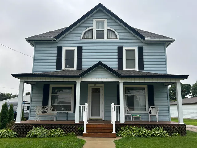 $159,500 | 303 South Freedom Street, Lena, IL 61048