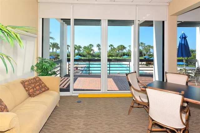 $1,099,000 | 1095 Gulf Of Mexico Drive, Unit 502, Longboat Key, FL 34228