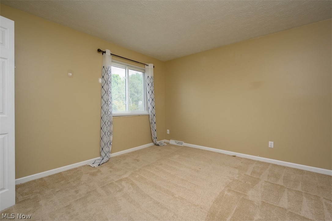 1137 Jacoby Road Akron, OH 44321 - Photo 28 of 35