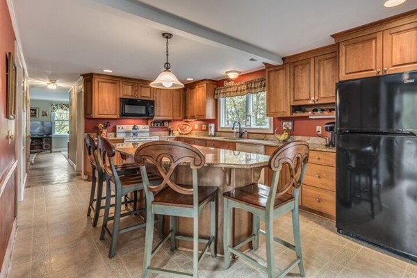 48 Lothrop Road Reading, MA 01867 - Photo 18 of 30 Gallery Image 18