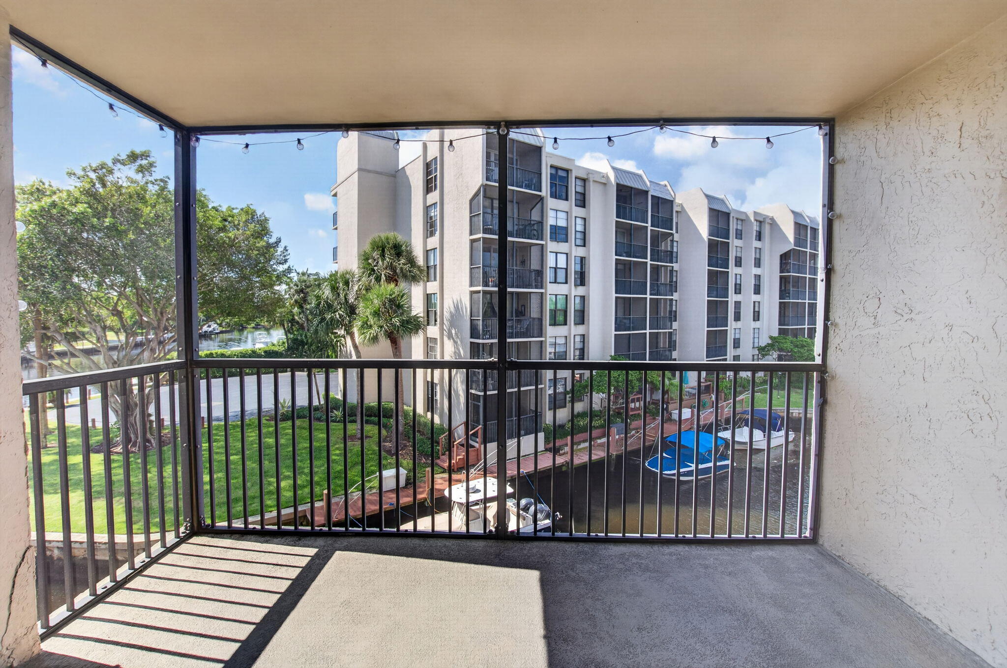 20 Royal Palm Way, Unit 3010 Boca Raton, FL 33432 - Photo 17 of 39 The View of the Boats