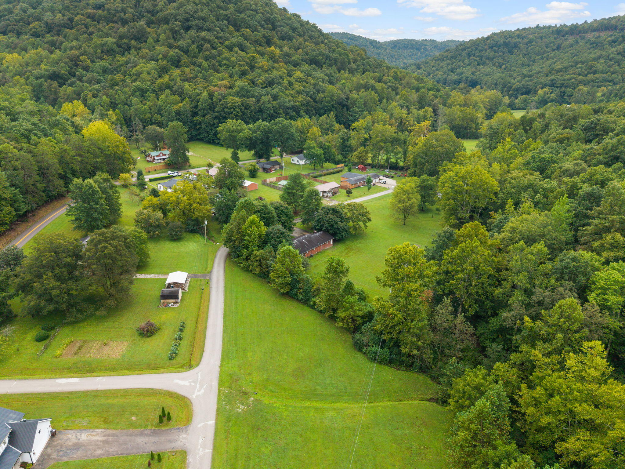333 Sycamore Road Stanton, KY 40380 - Photo 41 of 50 49-web-or-mls-DJI_20260911131713_0048_D