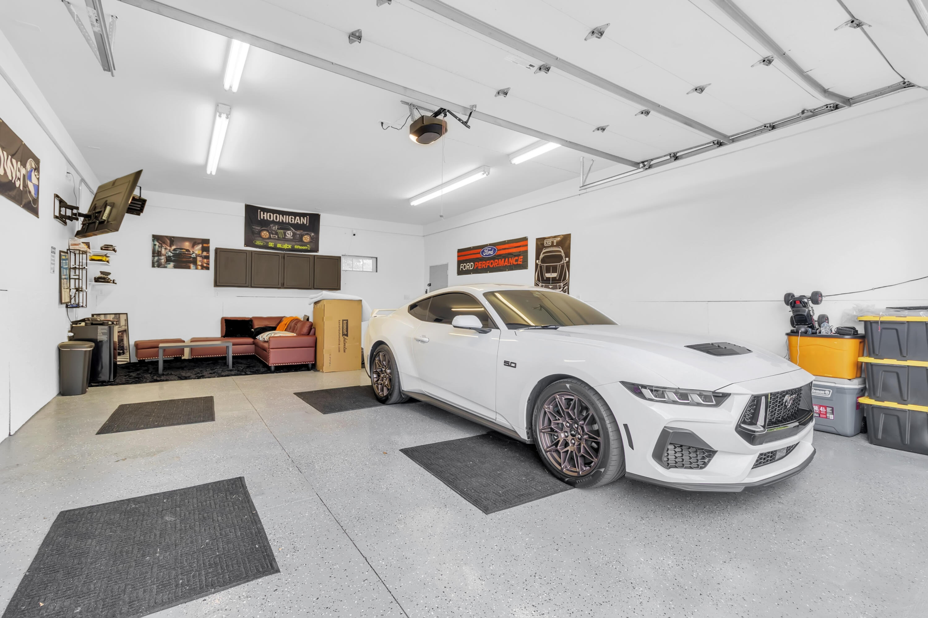 500 West Jolly Road Lansing, MI 48910 - Photo 15 of 24 Garage