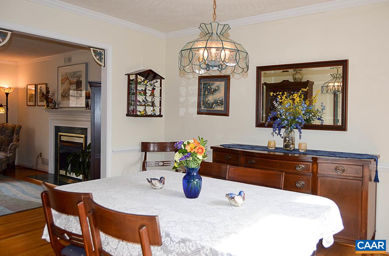 6688 Amicus Road Ruckersville, VA 22968 - Photo 10 of 43 a dining room with furniture and window
