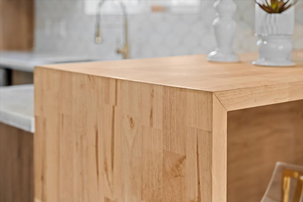 9223 Independence Loop Austin, TX 78748 - Photo 18 of 37 a close up of a white curtain