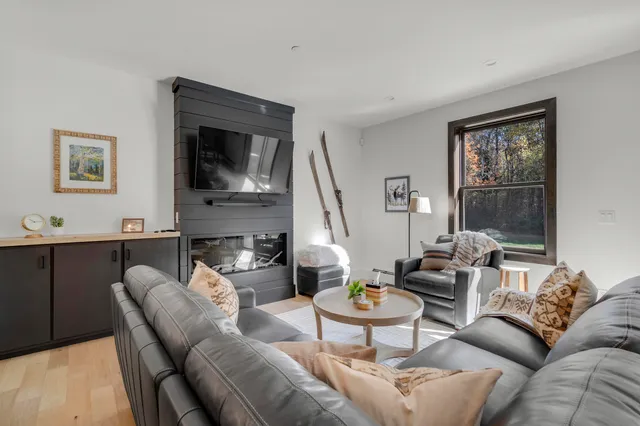 $749,000 | 9 Lodgepole Lane, Unit 9, Newry, ME 04261