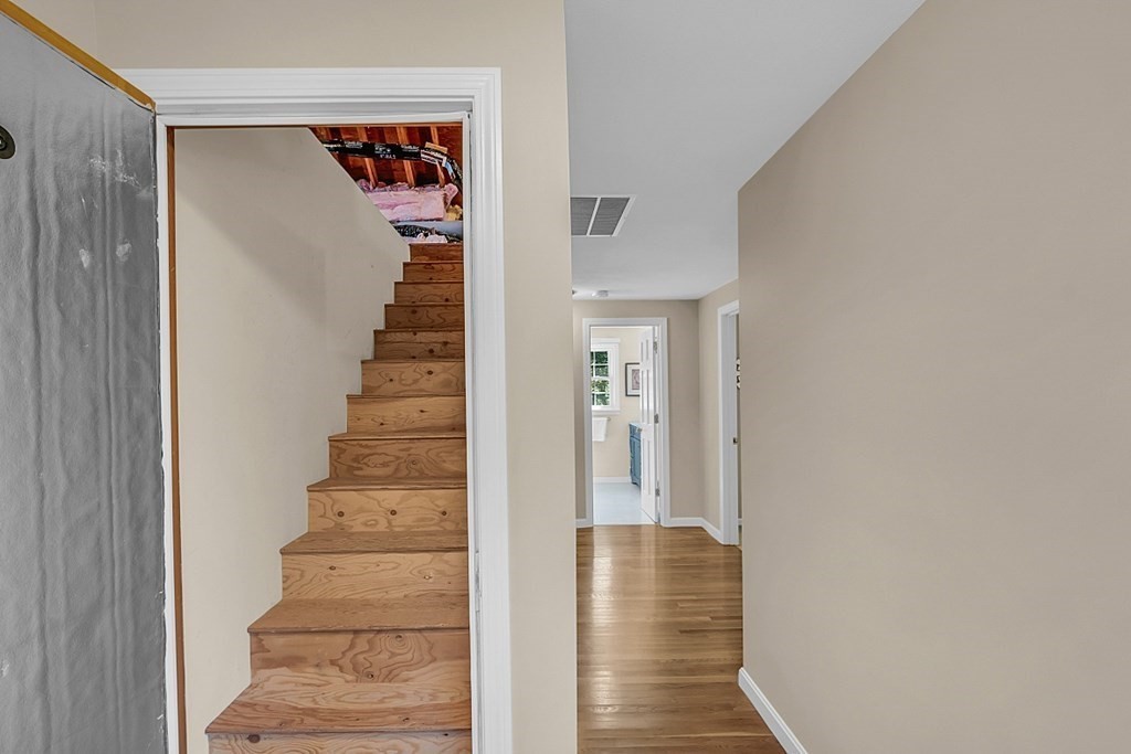 27 Sable Run Lane Methuen, MA 01844 - Photo 33 of 42 a view of a hallway with wooden floor and entryway