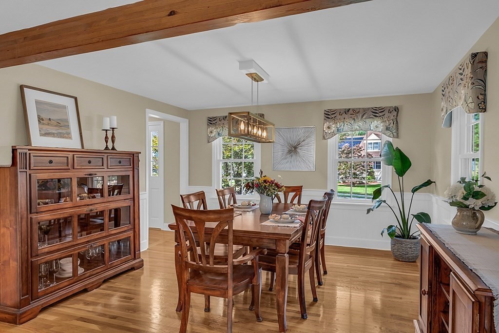 27 Sable Run Lane Methuen, MA 01844 - Photo 7 of 42 a view of a dining room with furniture and window