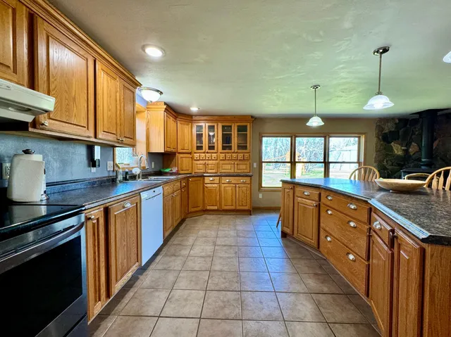 $420,000 | 55715 Highway 11, Warroad, MN 56763