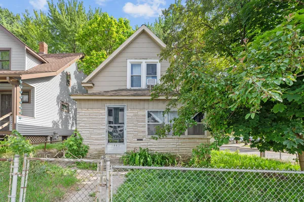 $214,900 | 1062 Minnehaha Avenue East, St. Paul, MN 55106