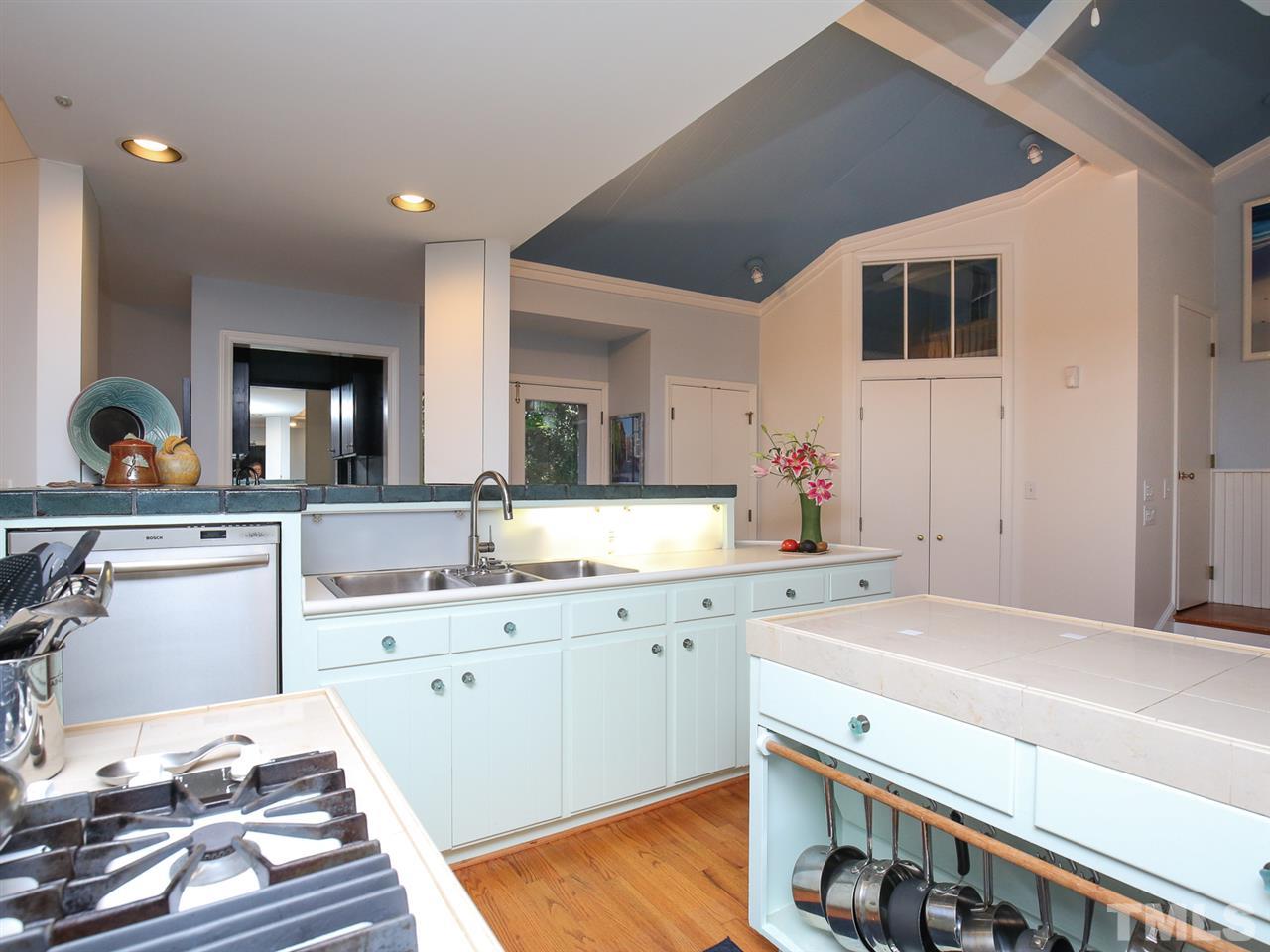 3140 Sussex Road Raleigh, NC 27612 - Photo 11 of 30