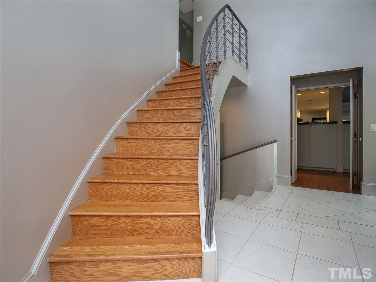 3140 Sussex Road Raleigh, NC 27612 - Photo 4 of 30