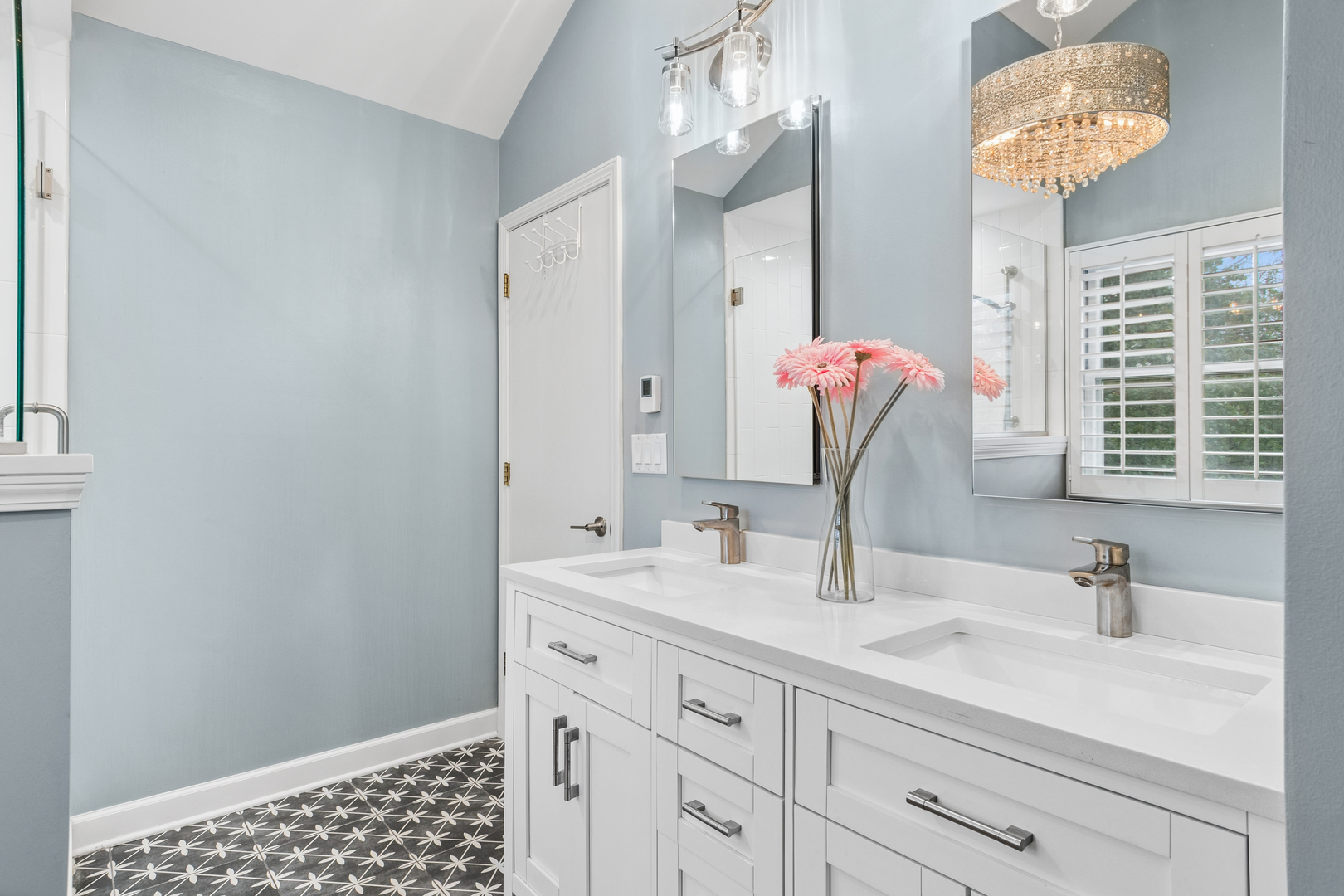 1211 Rhodes Lane Naperville, IL 60540 - Photo 11 of 28 Gallery Image 11