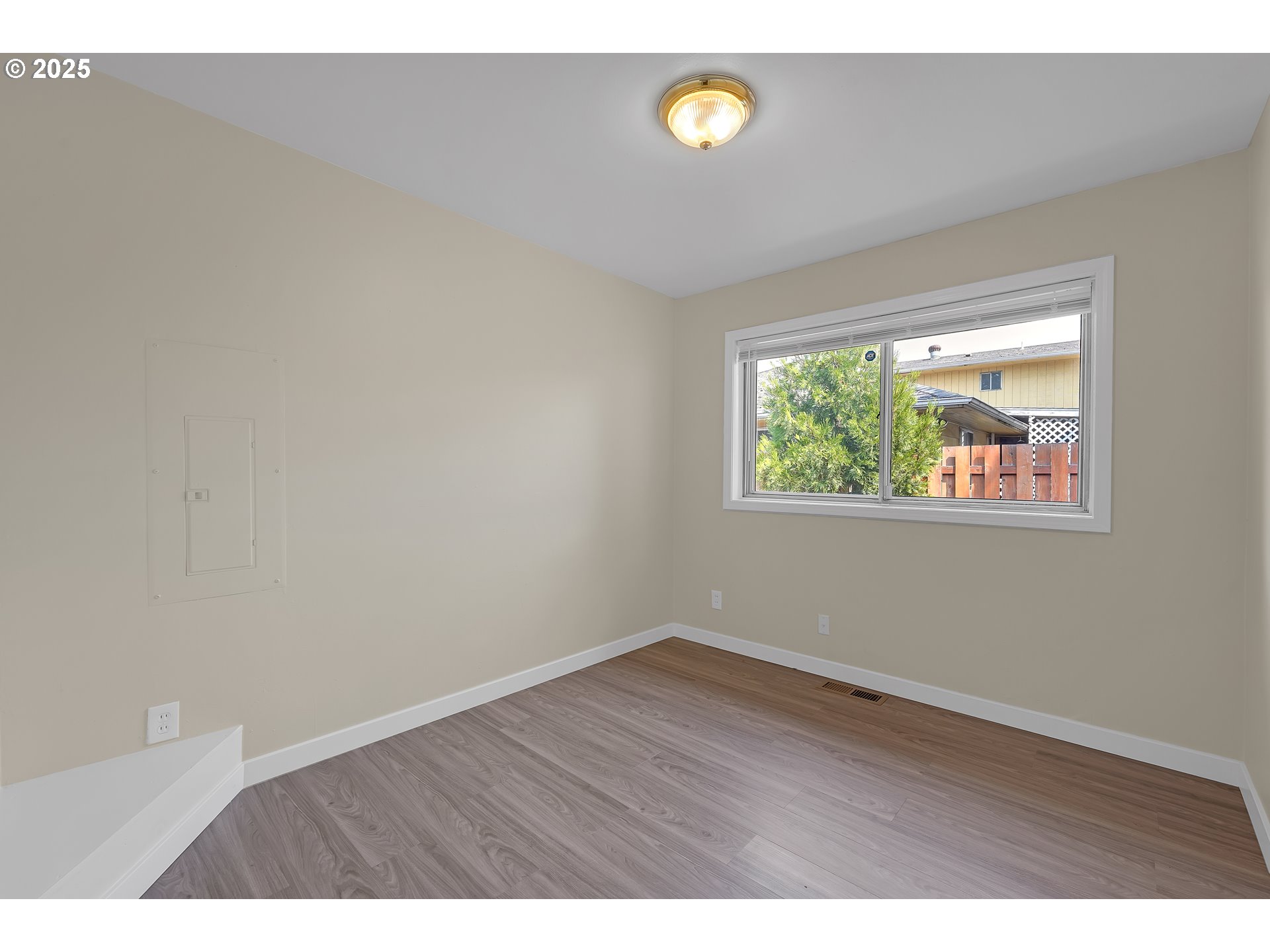 9212 Southeast Bush Street Portland, OR 97266 - Photo 20 of 25