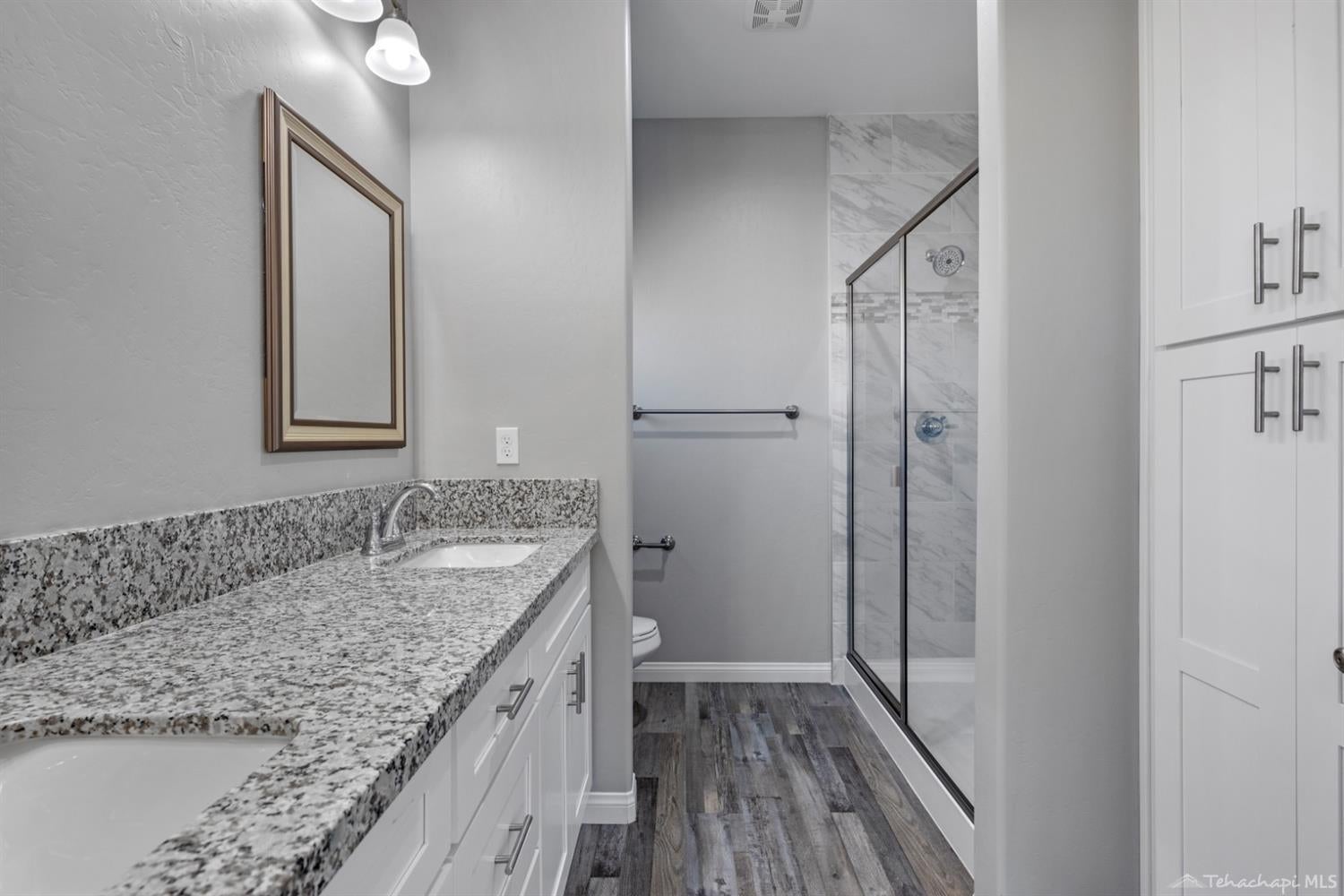 22700 Mariposa Road Tehachapi, CA 93561 - Photo 22 of 42 master bath dual sinks