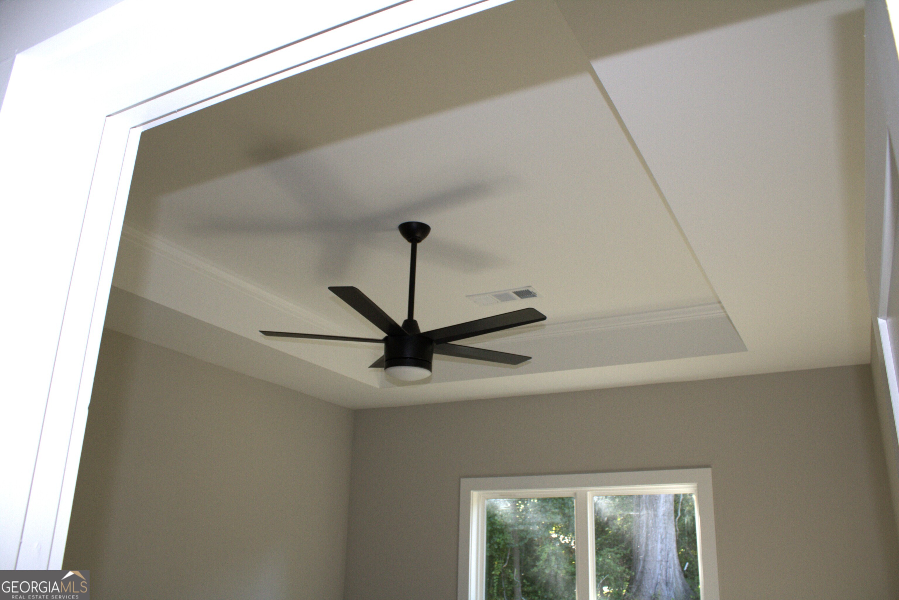 123 Fairview Street Hartwell, GA 30643 - Photo 12 of 23 a view of a hallway with a window