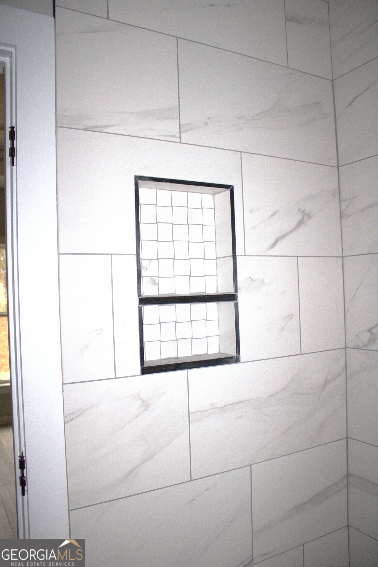 123 Fairview Street Hartwell, GA 30643 - Photo 14 of 23 a bathroom with a window